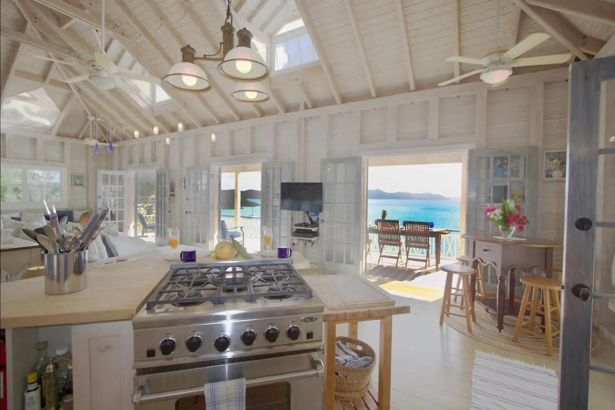 Big Blue Ocean Views From Every Room, Pool Βίλα Coral Bay